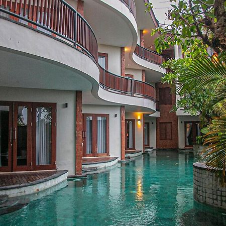 Djabu Seminyak Hotel Денпасар Екстериор снимка