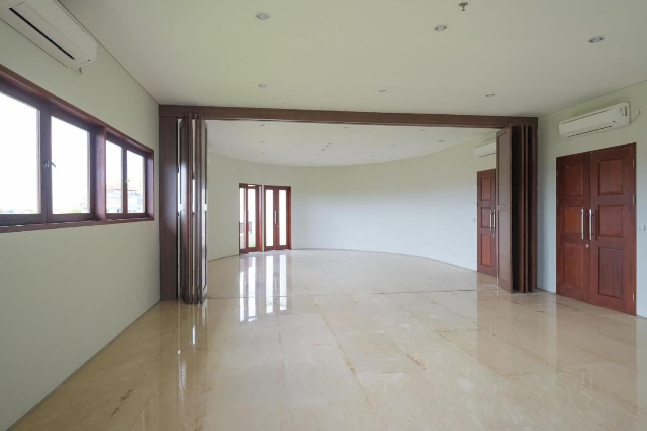 Djabu Seminyak Hotel Денпасар Екстериор снимка