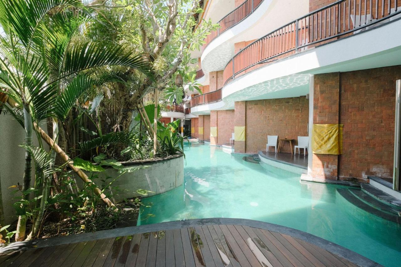 Djabu Seminyak Hotel Денпасар Екстериор снимка