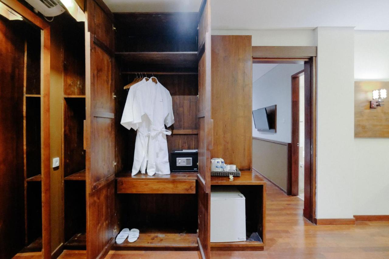 Djabu Seminyak Hotel Денпасар Екстериор снимка