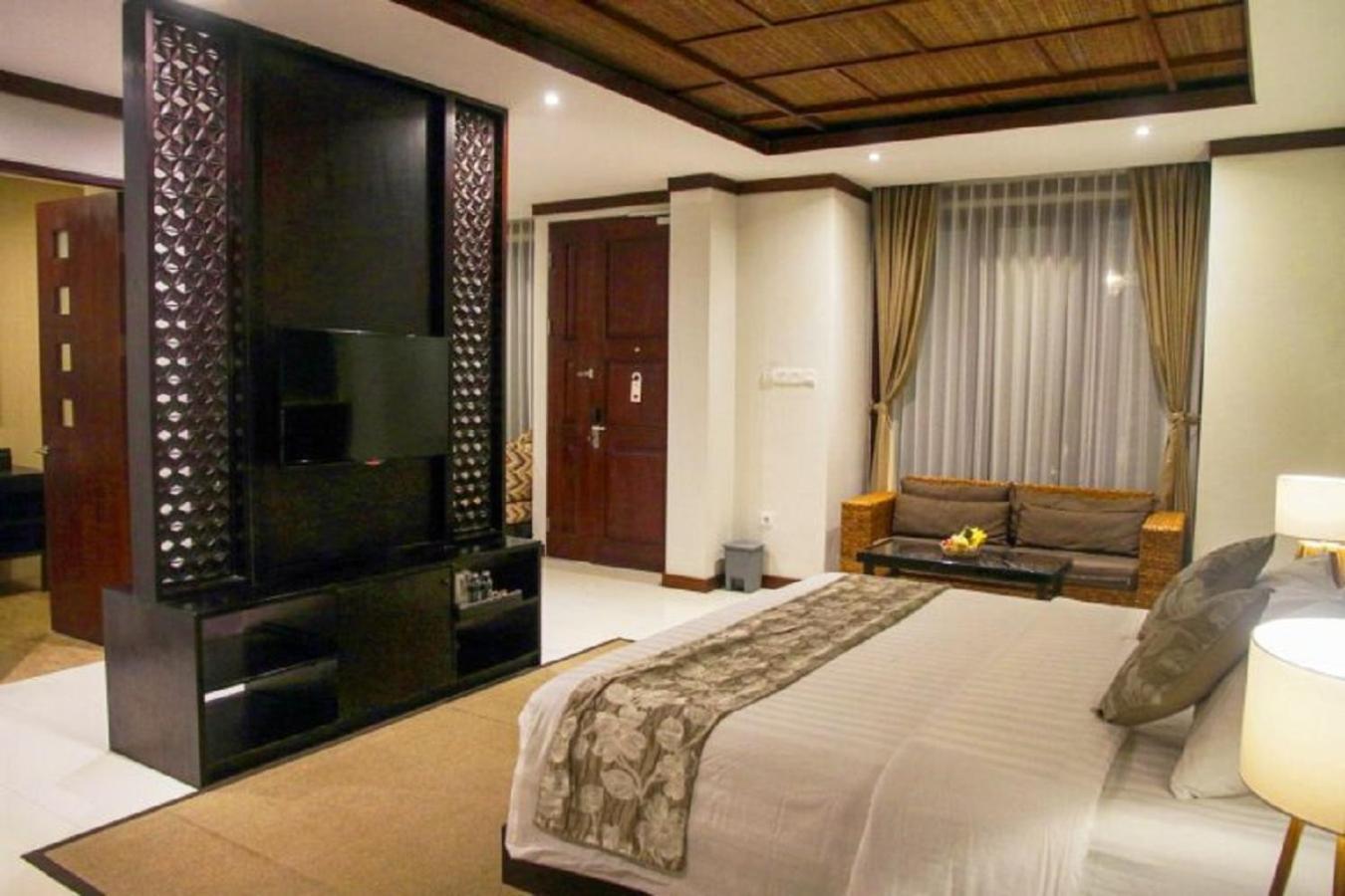 Djabu Seminyak Hotel Денпасар Екстериор снимка