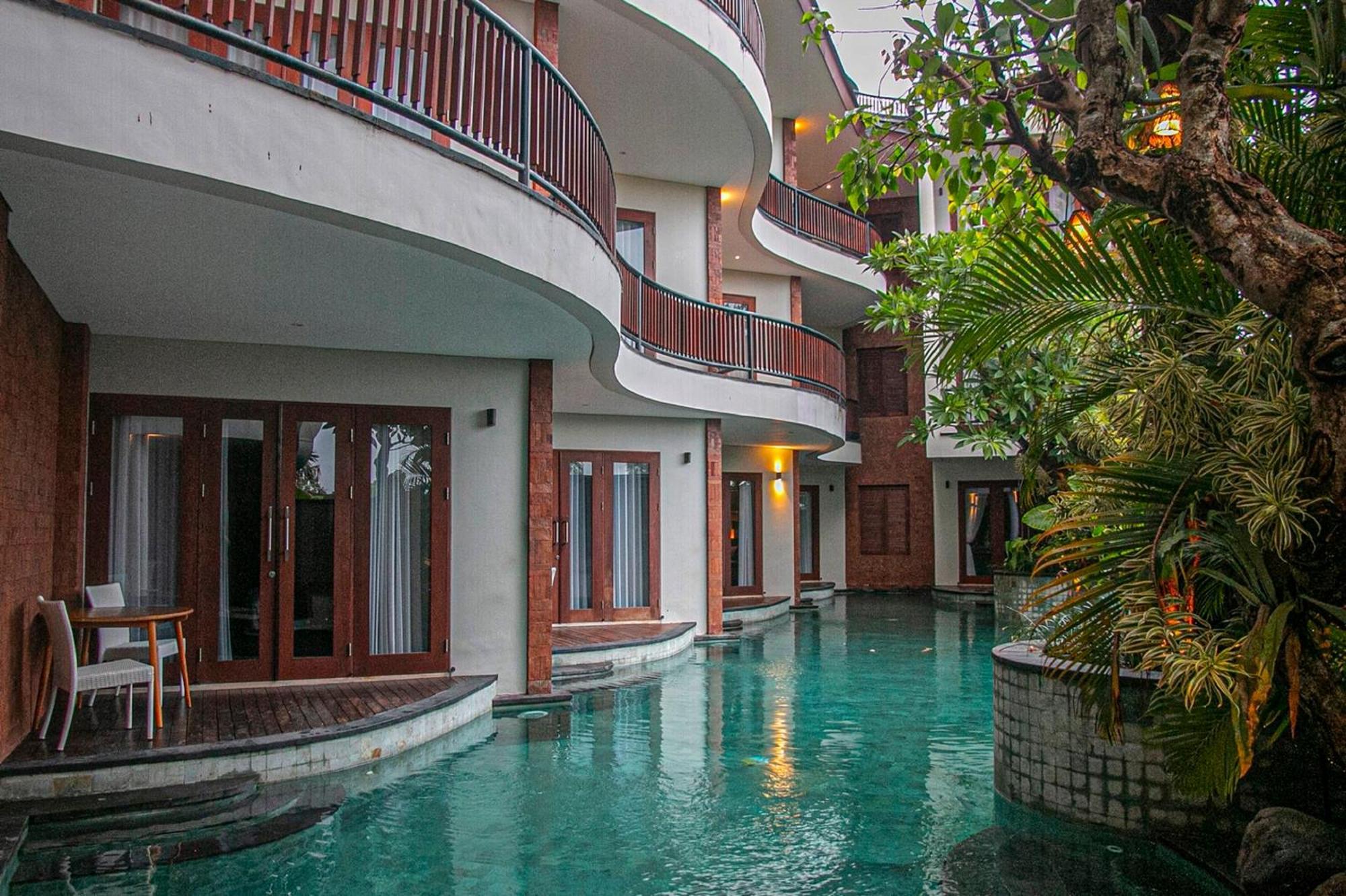 Djabu Seminyak Hotel Денпасар Екстериор снимка