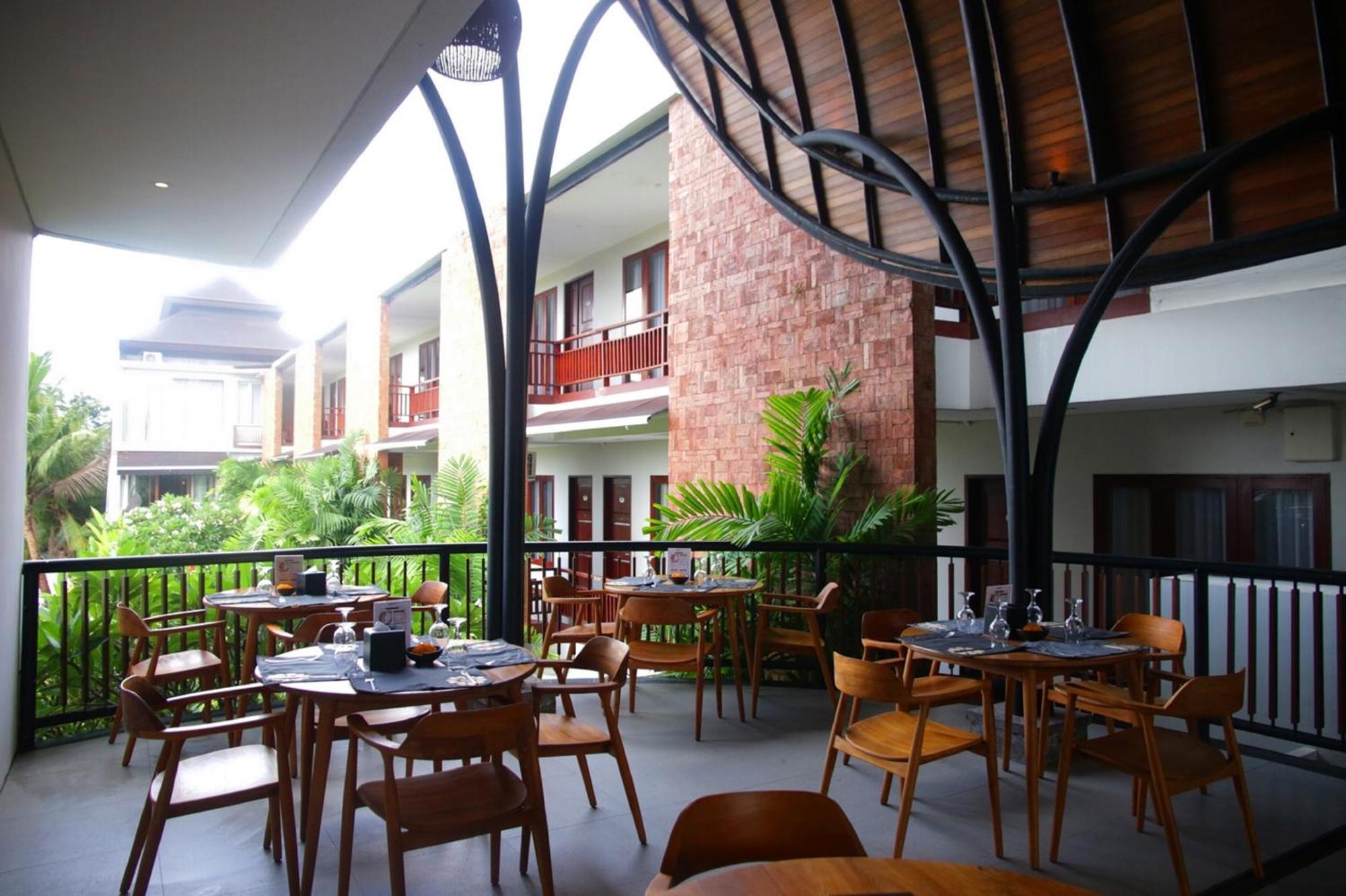 Djabu Seminyak Hotel Денпасар Екстериор снимка