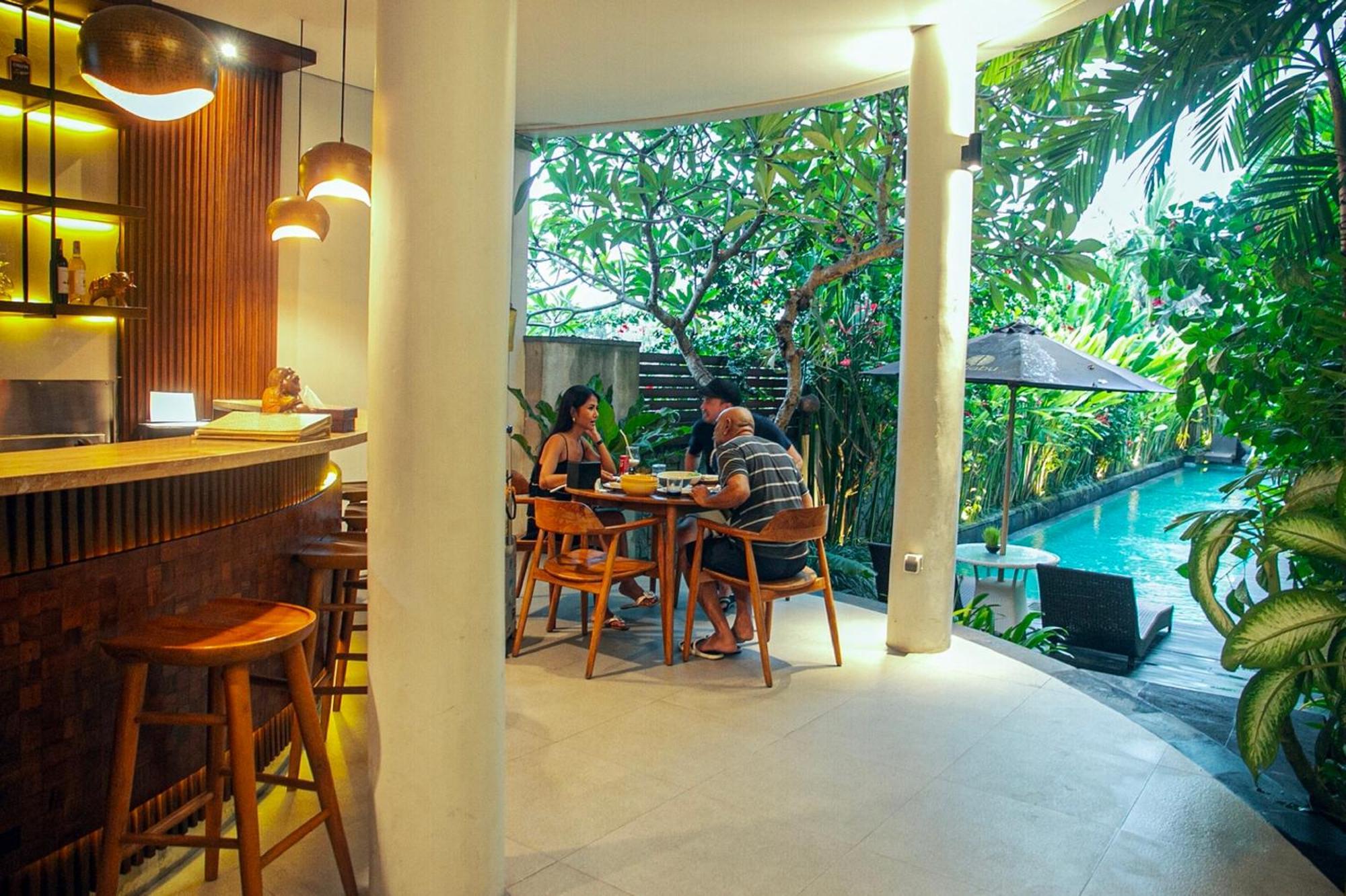Djabu Seminyak Hotel Денпасар Екстериор снимка