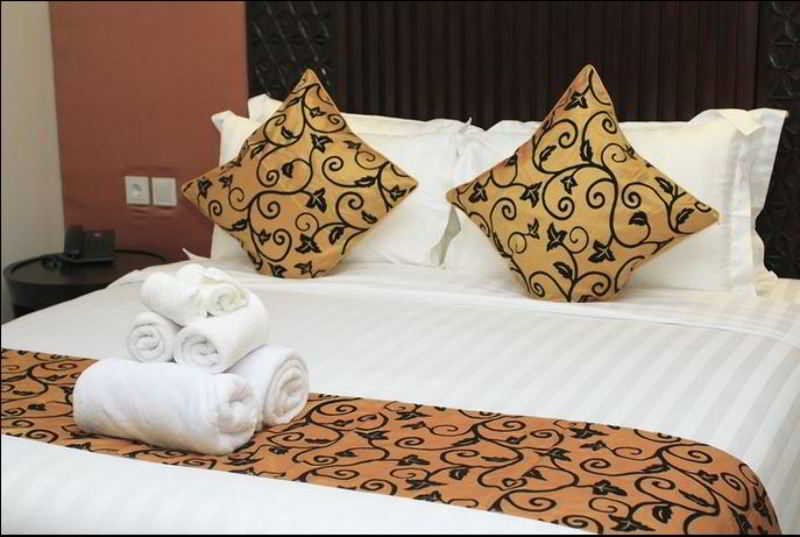 Djabu Seminyak Hotel Денпасар Екстериор снимка